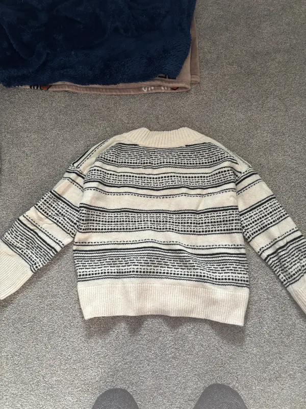 Abercrombie Sweater - Image 3