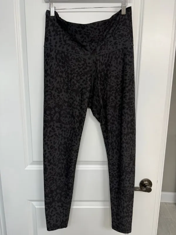 Old Navy PowerSoft Black Cheetah High-Rise Leggings Women’s XL - Image 3