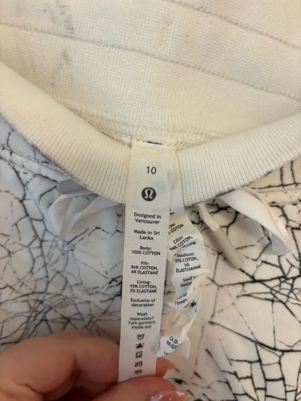 Lululemon Shorts white and black  - Image 3