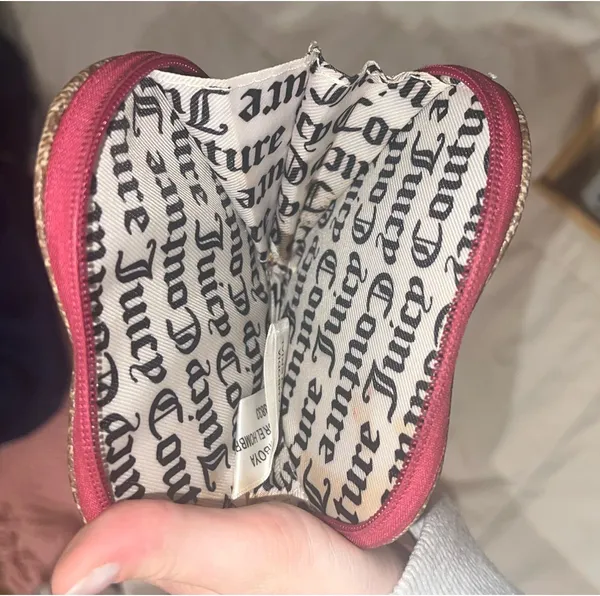 Juicy Couture Heart Wristlet Wallet Coin Purse - Image 3