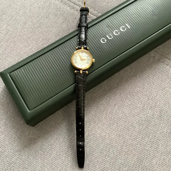 Ladies GUCCI SHELLY LINE watch 🔥🔥🔥 - Image 8