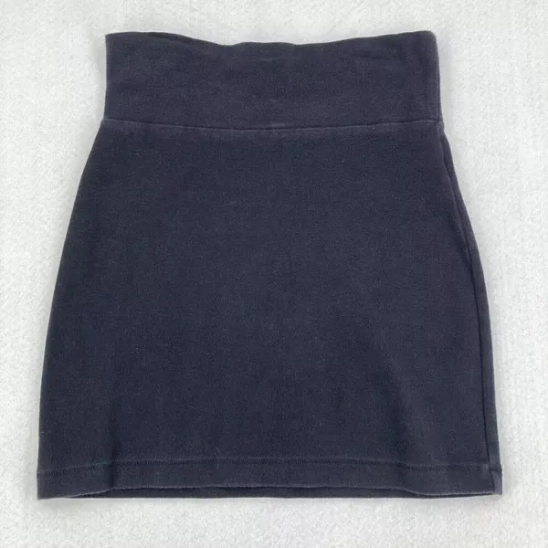 Twenty One Women's Black Mini Skirt Small Petite - Image 2