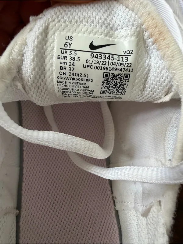 Nike Air Max 270 White Coral Pink (Youth 6Y / Women's 7.5) - Image 7