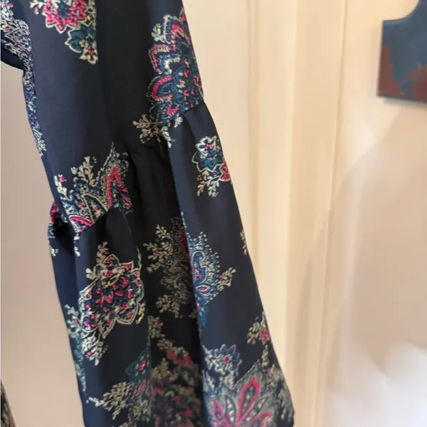 Abercrombie & Fitch Navy Lace-Up Floral Tunic black flowy long sleeve Sz S - Image 4