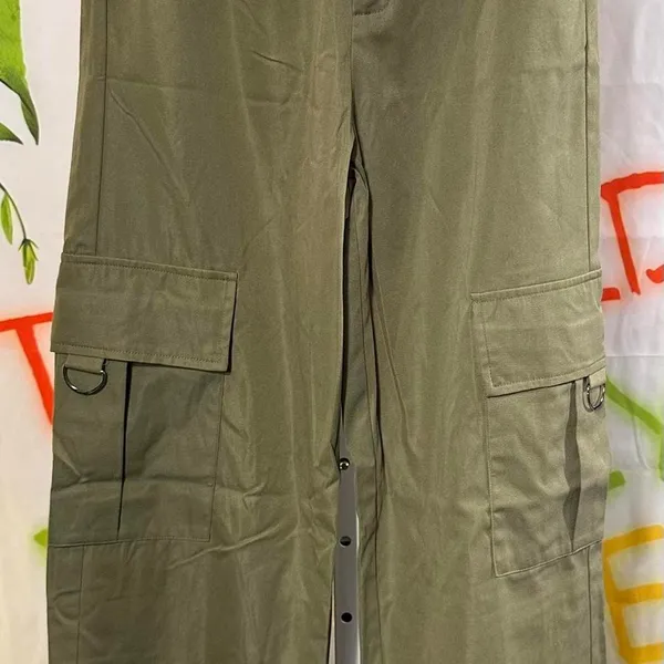 S133. PrettyLittleThing khaki cargo pants - Image 2