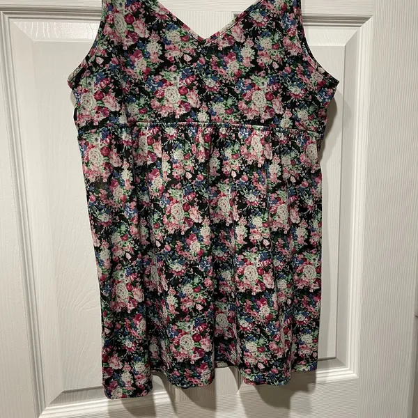 Express Black Floral Print Baby Doll Camisole Top Size Large Like New - Image 4
