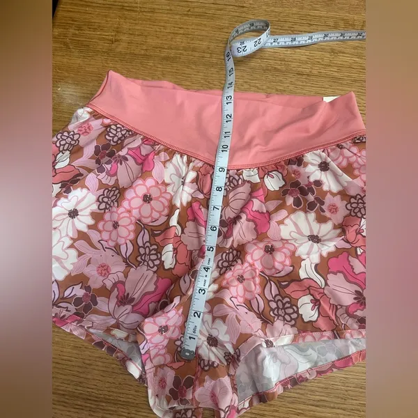 AERIE NWT OFFLINE By Aerie Real Me Shorts size Large - Image 4