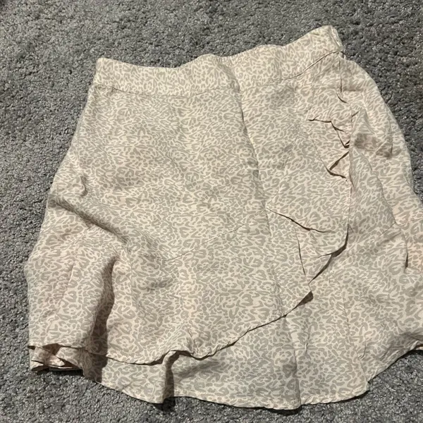 Sim & Sam NEW WITH TAGS Peach & Grey Leopard Print. Summer Fun Skirt. 16” Long‎ - Image 5