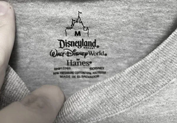 Walt Disney World Disneyland Resort Mickey Mouse Graphic T-Shirt Sz M by Hanes - Image 5