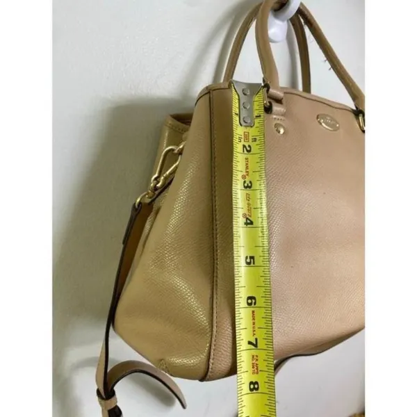 coach medium w adjustable strap tan leather cross - Image 3
