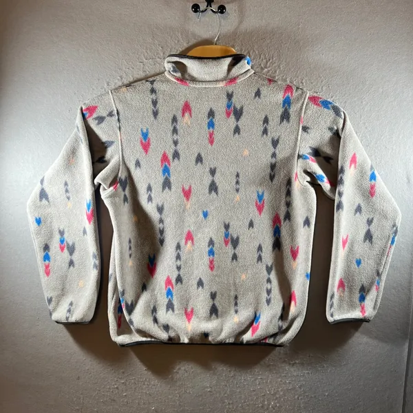 1441 | Patagonia Synchilla Snap-T Fleece Pullover Arrow Print Wish Tails Women M - Image 2