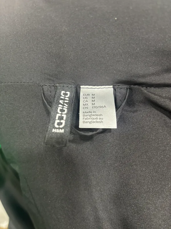 H & M BLACK PUFFER JACKET - Image 4