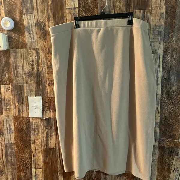 NWT Old Navy women's long skirt tan color size 2X polyester and cotton - Image 2