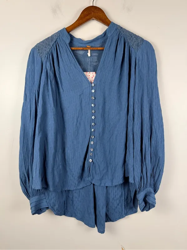 FREE PEOPLE Canyon Rose Button Down Top in Blue Size small - Image 2