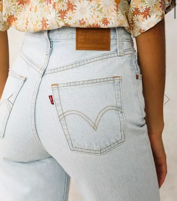 Levi’s Ribcage Straight Ankle Jeans - Image 3