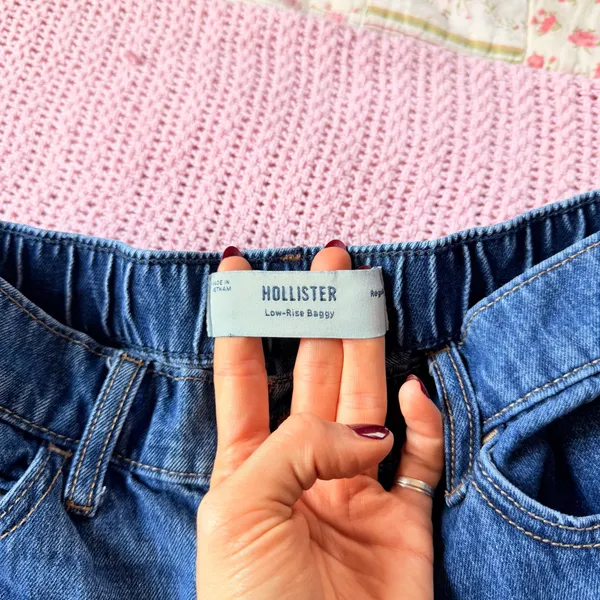 Hollister Baggy Fit Jeans - Image 3