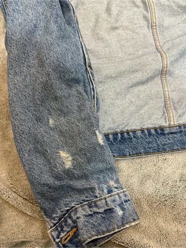 Old Navy Vintage-Inspired Light Blue Denim Jacket - Image 6
