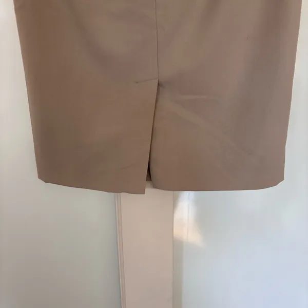 Calvin‎ Klein Invisible Fit Solutions Pencil Skit Size 2 Beige - Image 5