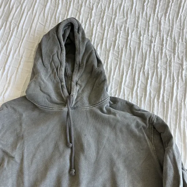Levi's Oversized Hoodie - Image 3