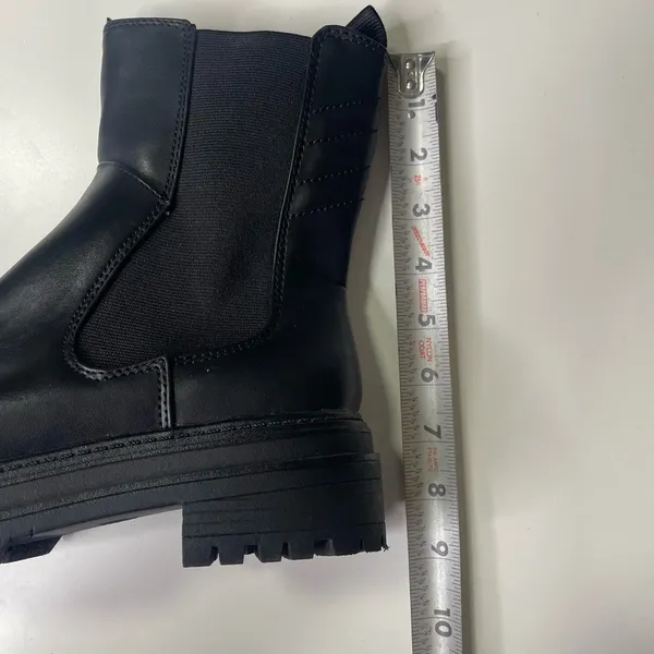 Target‎ Women's Black Faux Leather Chelsea Lug Sole Boots Size 7 - Image 4