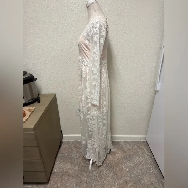 Altar'd State Ivory/Nude Lace Dress Size Medium - Image 13