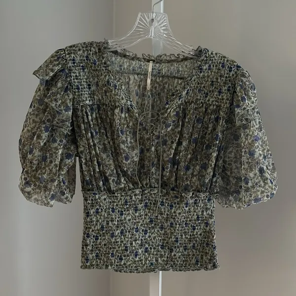 Free People Beatrice Floral Smocked Waist Top Size Small Y2K 90s Fairy - Image 4
