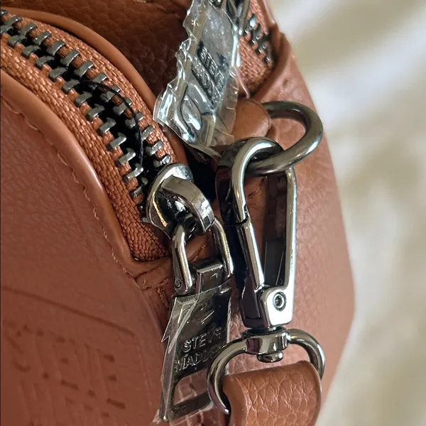 NWOT/ Never Used Steve Madden Tan Embossed Crossbody Bag - Image 14