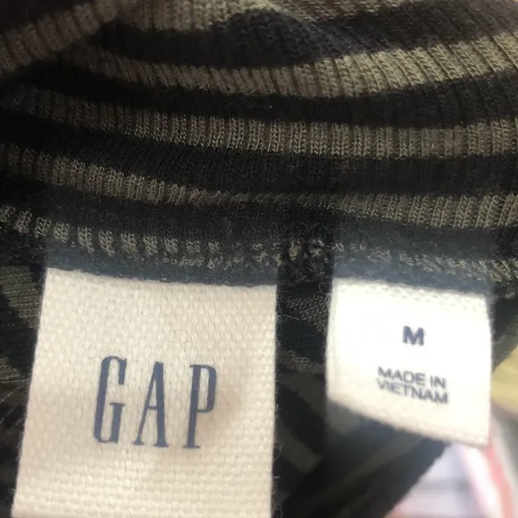 Gap striped sleeveless turtleneck shirt - Image 6