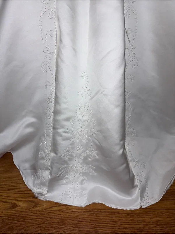 Pretty Vintage 90s Satin Split Skirt Wedding Gown - Image 7