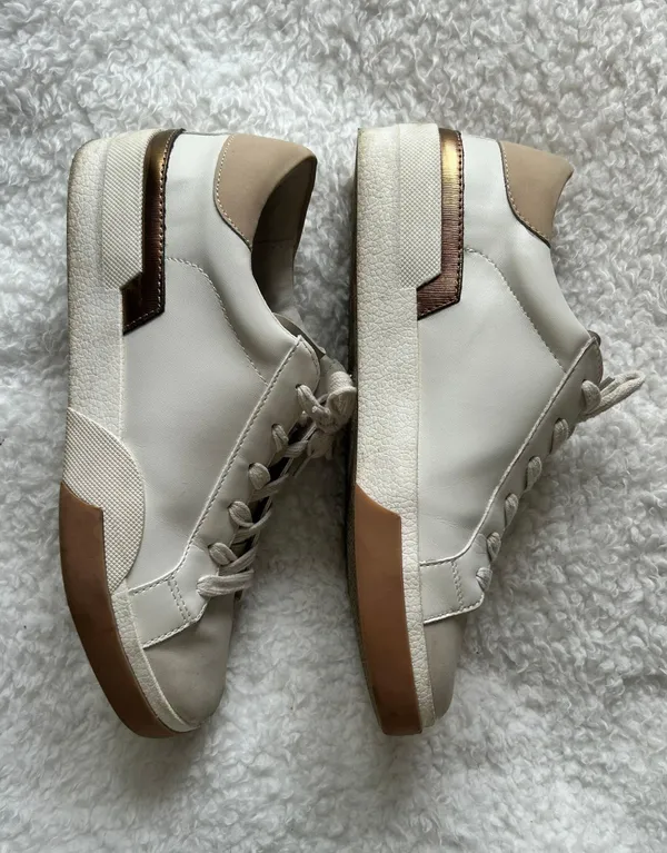 DV by Dolce Vita Sneaker - Image 4