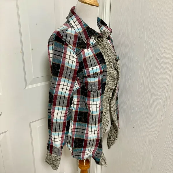 BKE Plaid Flannel Sweater Trim K3 - Image 3
