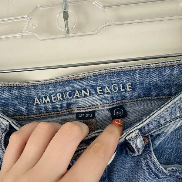 American Eagle Light Wash Distressed Mom Jeans Size 4 X-Short Length - Image 4