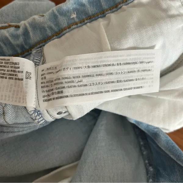 Abercrombie & Fitch Petite High Rise Loose Jean in Light Wash with Distressing - Image 6