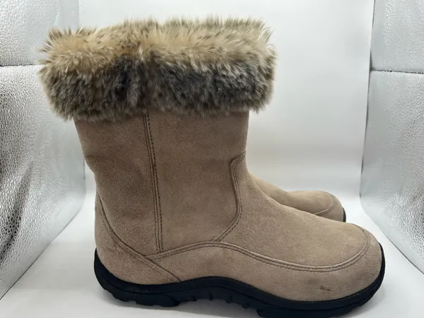 L.L.Bean Winter Snow Boots Suede Faux Fur Trim Cozy Outdoor Hiking Women’s 7.5 M - Image 2