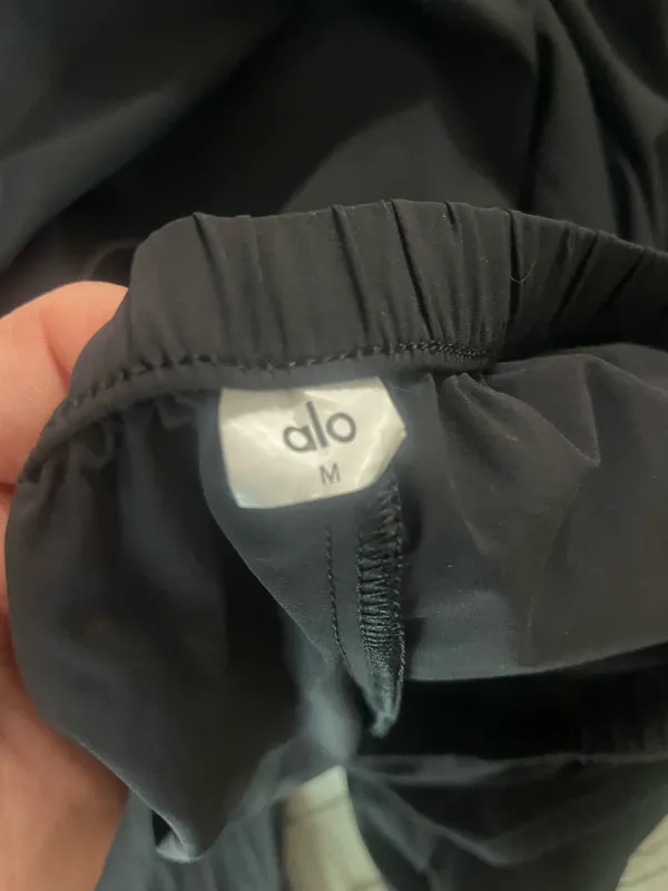 Alo Yoga Pants - Image 4