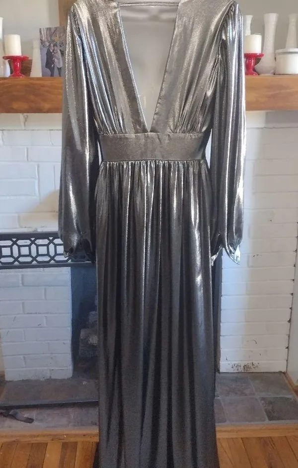 NEW Gianna Bindi Zella Metallic Silver Evening Gown - Image 5