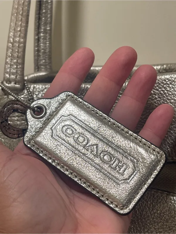 Coach JulieOp Art Tan Signature Tote/ Silver Metallic Trim❤️‍🔥needs lil clean - Image 3