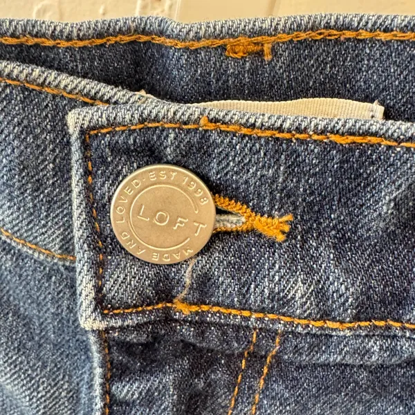 LOFT High Rise Raw Hem Denim Shorts Dark Wash Blue Size‎ 6 28 Summer Casual - Image 5