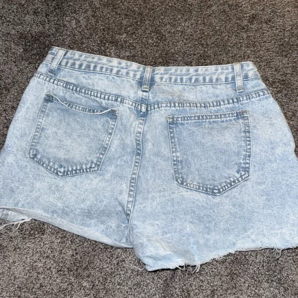 SHEIN Light Blue Distressed Jean Shorts - Image 3