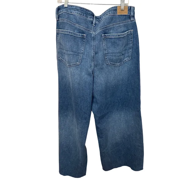 American Eagle Super High-Rise Baggy Wide Leg Jeans 14 Short Blue Raw Hem - Image 5