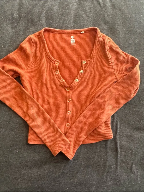 Me to We Waffle-Knit Snap-Front Top in Rust Orange - Image 2