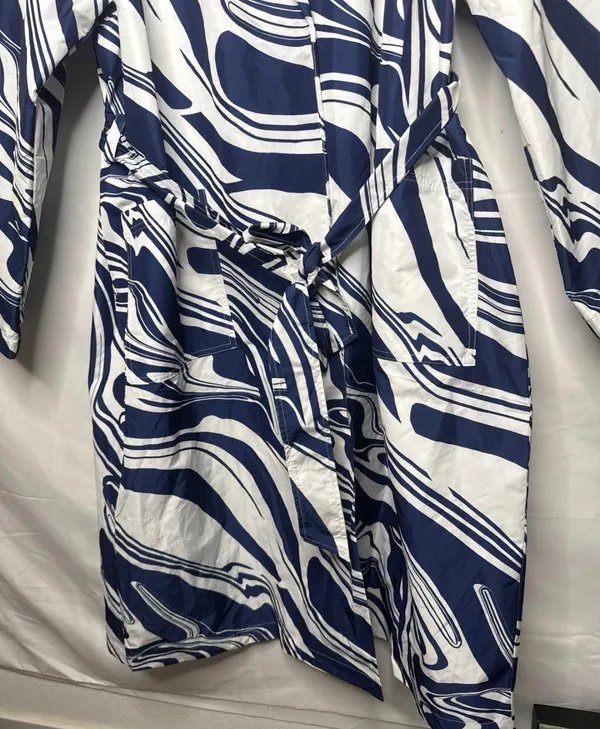 International Concepts NWT Ade Samuel abstract blue white belted trench coat sz XL - Image 4