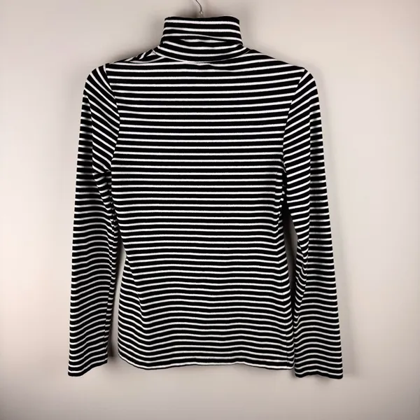 Express‎ Women's Sz M striped metallic Silver White Black Turtleneck Knit Top - Image 9