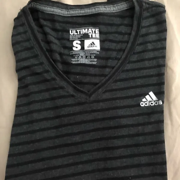 Adidas shirt women size small - Image 2