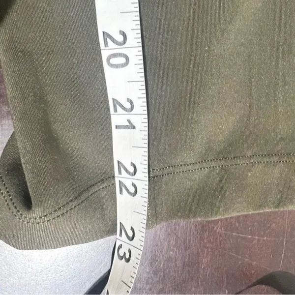 Lululemon On The Fly Crop 23 Dark Olive Luxtreme Travel Pants Size 6 - Image 9