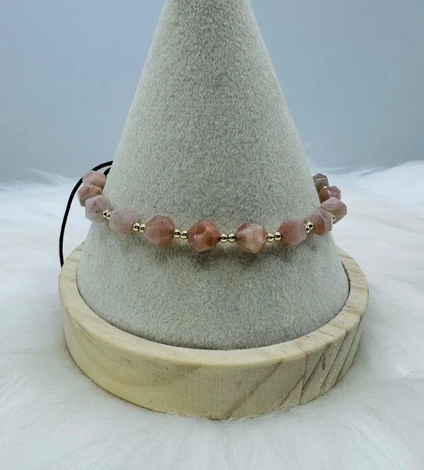 Sophisticated Gold and Brown Bracelet with Adjustable Fit - Image 2
