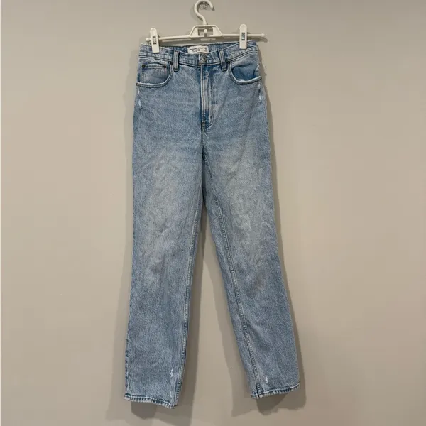Abercrombie & Fitch the 90s Straight Ultra Hight Rise Denim Size 26/2R 2346 - Image 2