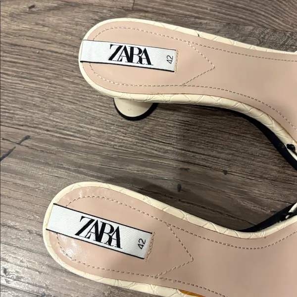 Zara Off White & Black Croc Heels Sandals size 42 - Image 2