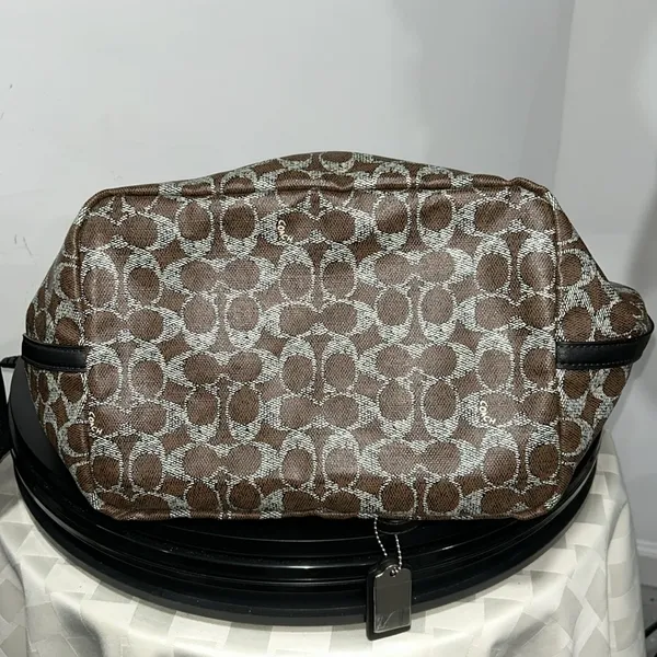 Coach F33504 Signature Taxi Zip Top Tote - Image 9