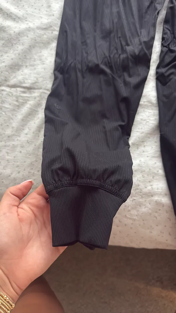 Lululemon Dance Studio Mid-Rise Pants 6 Black - Image 5
